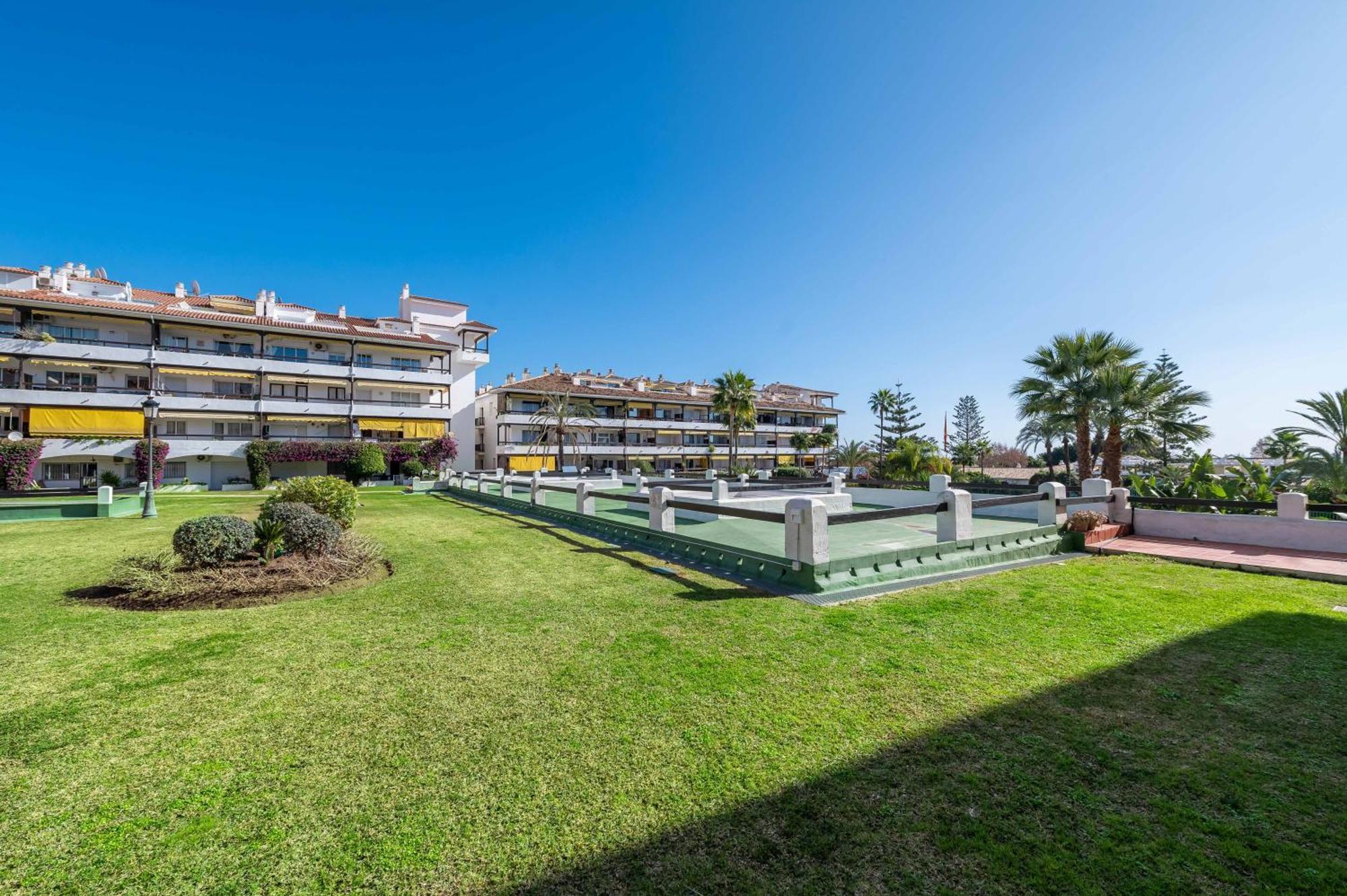 Cozy In 5 Min Walk To The Apartment Marbella