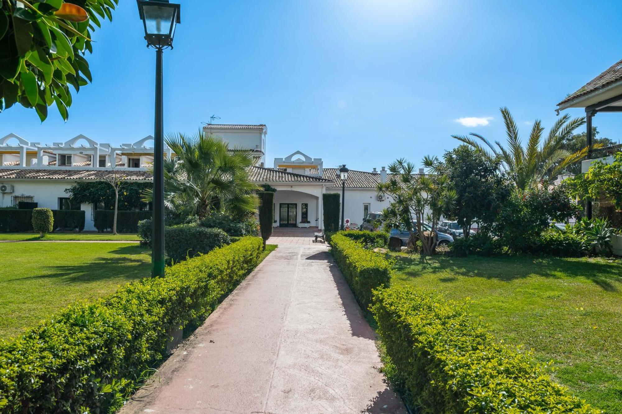Cozy In 5 Min Walk To The Marbella